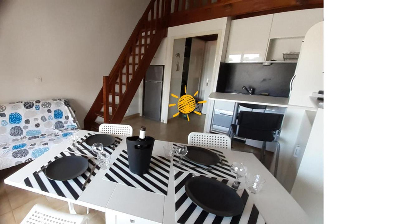 Appartement Terrasse Vue Mer, Plage Gorguette A 1 Minute A Pied, Wifi,Clim Parking Collectif Sanary-sur-Mer Exterior foto